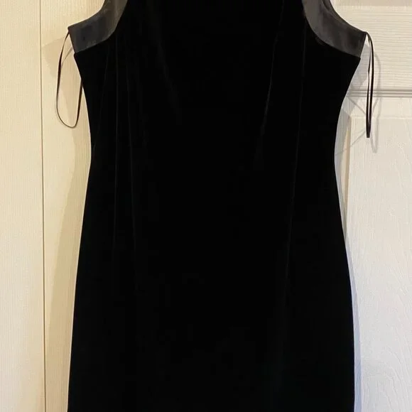 Dress - Picture 6 of 6